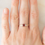 Solitario vintage in oro giallo 9K con granato di taglio a cuore (0.60ct ca.)