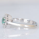 Anello a margherita vintage in oro bianco 14K con tormalina verde (0.35ct ca.) e diamanti (0.24ctw ca.), anni ‘80