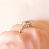 Vintage-Gänseblümchenring aus 14-karätigem Gelb- und Weißgold mit Smaragd (ca. 0.12 ct) und Diamanten im Brillantschliff (ca. 0.42 ctw), 60er/70er Jahre