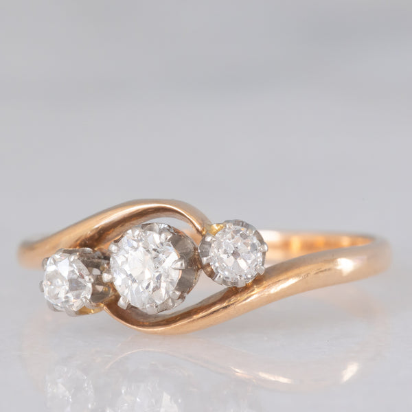 Trilogy antico in oro giallo 14K e argento con diamanti di taglio vecchia miniera (0.55ctw ca.), anni ‘10/‘20