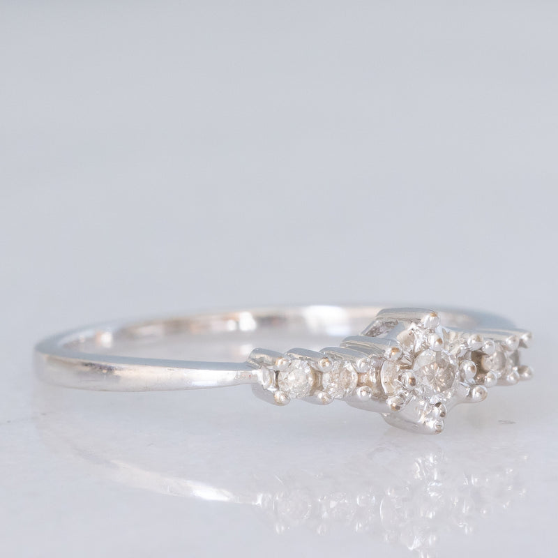 Anello vintage in oro bianco 9K con diamanti di taglio brillante (0.10ctw ca.), anni ‘80/‘90