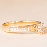 Anello a margherita vintage in oro giallo 14K con diamanti di taglio brillante (0.25ctw ca.), anni ‘70/‘80