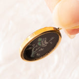 Vintage-Halskette mit Kette aus 9-karätigem Gelbgold und Anhänger aus 9-karätigem Gelbgold mit Triplett-Opal mit Rosenmuster und Dornen