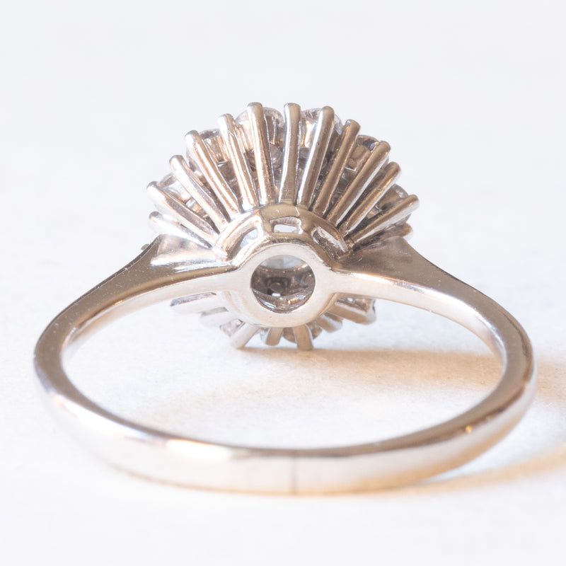 Anello a margherita vintage in oro bianco 18K con diamanti di taglio vecchia Europa (1.20ctw ca.), anni ‘60