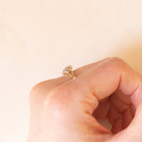 Anello a fiore vintage in oro giallo e bianco 9K con diamanti (0.10ctw ca.), anni ‘70