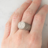 Anello medievale in argento con incisioni, XIII/XV secolo d.C.