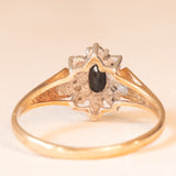 Anello a margherita vintage in oro giallo e bianco 9K con zaffiro (0.50ct ca.) e diamanti (0.08ctw ca.), anno 1987