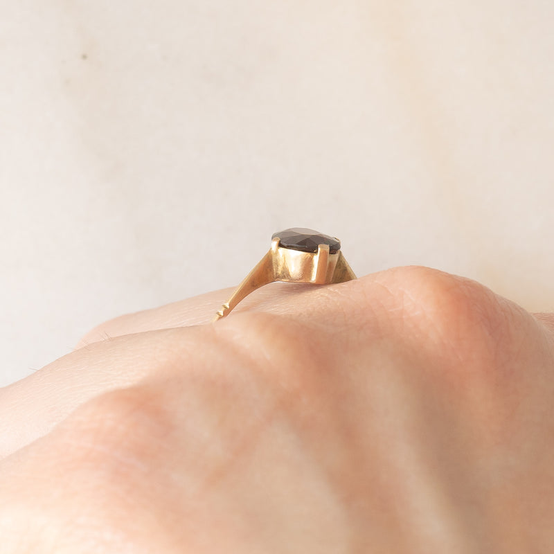 Solitario antico in oro giallo 9K con granato (1.10ct ca.), anni ‘10/‘20
