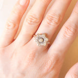 Antiker 18-Karat-Gelb- und Weißgold-Diamant-Blumenring im alten europäischen Schliff (ca. 0.88 ctw), 20er Jahre