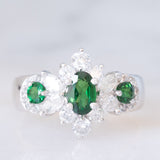 Anello a fiore vintage in platino con tsavoriti (0.80ctw) e diamanti (0.85ctw), anni ‘90/anni ‘2000