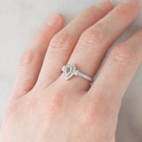 Anello vintage in oro bianco 9K con acquamarina (0.20ct ca.) e diamanti di taglio brillante (0.14ctw ca.), anni ‘90