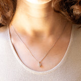 Vintage-Halskette aus 9-karätigem Weißgold mit 9-karätigem weißen Blumenanhänger mit Diamanten (ca. 0.16 ctw), 80er Jahre