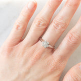 Anello a margherita vintage in oro bianco 14K con diamanti di taglio brillante (0.45ctw ca.)