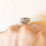 Vintage-Gänseblümchenring aus 18-karätigem Weißgold mit Saphir (ca. 2 ct) und Diamanten im Brillant- und Marquise-Schliff (ca. 1.40 ctw), 70er Jahre