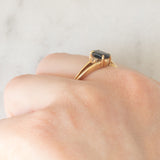 Anello vintage in oro giallo 9K con zaffiro (0.80ct ca.) e diamanti