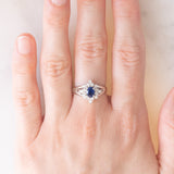 Anello a margherita vintage in platino con zaffiro (0.30ct) e diamanti (0.32ctw), anni ‘80