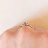 Anello vintage in oro bianco 9K con tanzanite (0.20ct ca.) e diamanti, anni ‘90