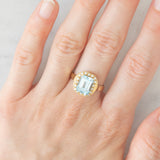 Anello vintage in oro giallo 14K con topazio azzurro (2.80ct ca.) e diamanti di taglio brillante (0.16ctw ca.), anni ‘80/‘90