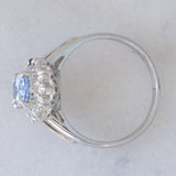 Anello a margherita vintage in platino con zaffiro (1.10ct) e diamanti (0.33ctw), anni ‘70