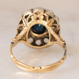 Anello a margherita vintage in stile antico in oro giallo 18K e argento con zaffiro (1ct ca.) e diamanti di taglio rosetta (0.36ctw ca.), anni ‘60/‘70