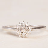 Bague fleur vintage en or blanc 9 carats et diamants (environ 0.20 ct), années 80