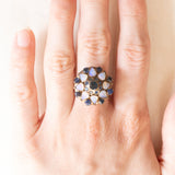 Vintage-Pagodenring aus 14-karätigem Gelbgold mit Saphiren (ca. 1.20 ctw) und Opalen (ca. 1.10 ctw), 70er Jahre