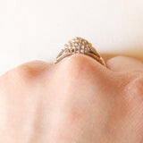 Anello a fiore vintage in oro giallo e bianco 9K con diamanti (0.25ctw ca.), anni ‘60/‘70