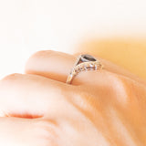 Art-Deco-Ring aus Platin und 18 Karat Weißgold mit Saphir und Rosettendiamant, 30er Jahre