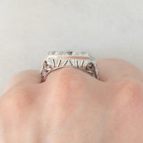 Anel Art Déco em ouro branco 14K com diamantes de lapidação antiga europeia (aprox. 0.90 ct), década de 30.