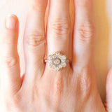 Antiker 18-Karat-Gelb- und Weißgold-Diamant-Blumenring im alten europäischen Schliff (ca. 0.88 ctw), 20er Jahre