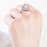 Vintage-Gänseblümchenring aus 18-karätigem Weißgold mit Aquamarin (ca. 3 Karat) und Diamanten im Brillantschliff (ca. 1 Karat), 70er/80er Jahre