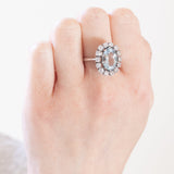 Vintage-Gänseblümchenring aus 18-karätigem Weißgold mit Aquamarin (ca. 3 Karat) und Diamanten im Brillantschliff (ca. 1 Karat), 70er/80er Jahre