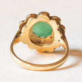 Vintage-Gänseblümchenring aus 18 Karat Gelbgold mit Smaragd im Cabochonschliff (ca. 2 Karat) und weißen Perlen, 50er Jahre