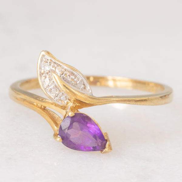 Anello contrarier vintage in oro giallo 8K con foglie decorate da ametista (0.54ct ca.) e da diamanti, anni ‘80
