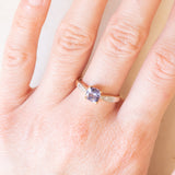 Vintage-Ring aus 10 Karat Gelb- und Weißgold mit Tansanit (ca. 0.80 ct) und Diamanten (ca. 0.04 ctw), Jahr 2006