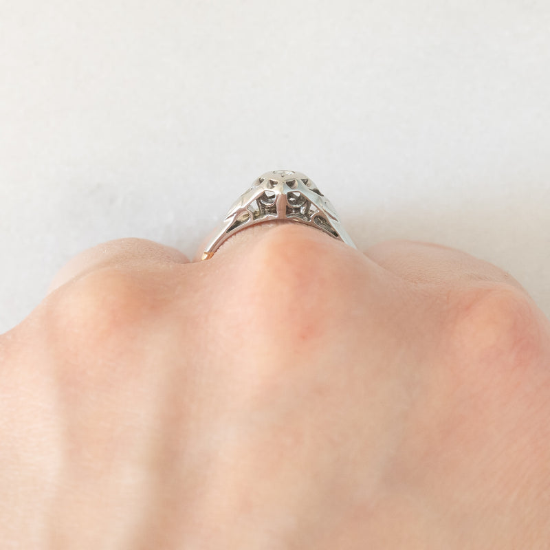 Solitario Art Déco a forma di cuore in oro giallo 18K e platino con diamante (0.03ct ca.), anni ‘20/‘30
