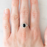 Bague marguerite vintage en or jaune et blanc 9 carats avec saphir (environ 1 ct) et diamants (environ 0.22 ct au total), 1989