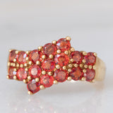 Anello in oro giallo 9K con pietre rosse