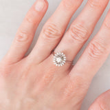 Anello a margherita in oro bianco 18K con diamanti (0.32ctw ca.), anni ‘70