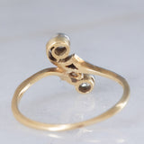 Anello Art Nouveau in oro giallo e bianco 14K con diamanti (0.12ctw ca.), anni ‘20
