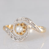 Anello tourbillion antico francese in oro giallo 18K con perla bianca e diamanti di taglio rosetta, anni ‘30