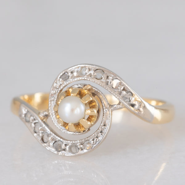 Anello tourbillion antico francese in oro giallo 18K con perla bianca e diamanti di taglio rosetta, anni ‘30