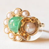 Vintage-Gänseblümchenring aus 18 Karat Gelbgold mit Smaragd im Cabochonschliff (ca. 2 Karat) und weißen Perlen, 50er Jahre