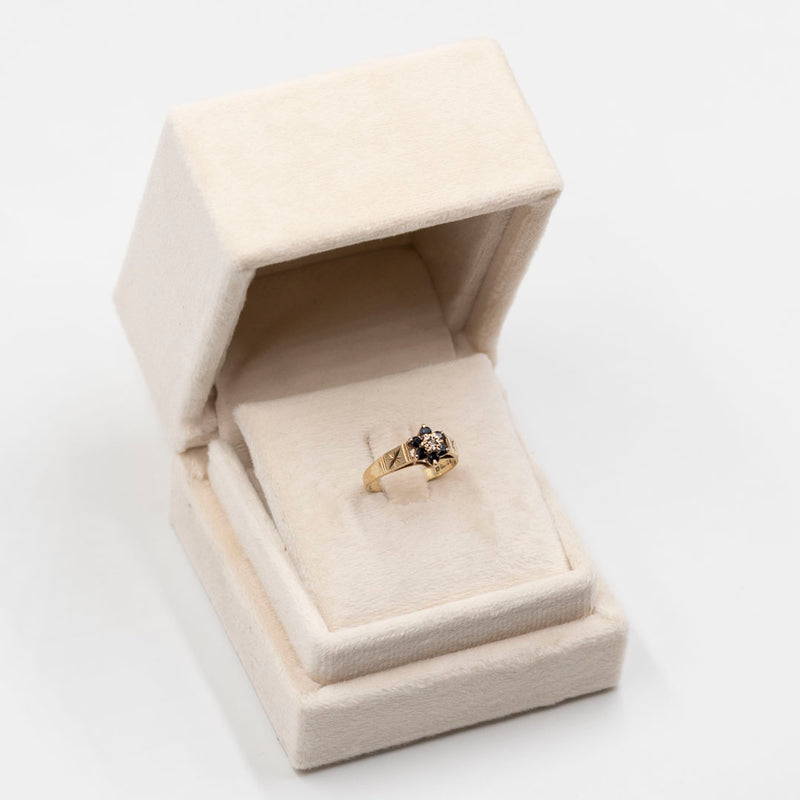 Anello vintage in oro giallo 9k con zaffiri e diamante