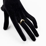 Anello vintage a V in oro giallo 18k con zaffiro e diamante, anni '70