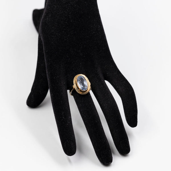 Anello vintage in oro giallo 8k con spinello azzurro