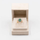 Anello vintage a margherita in oro giallo 14k con smeraldo (1.70ct) e diamanti (0.84ctw), anni '70