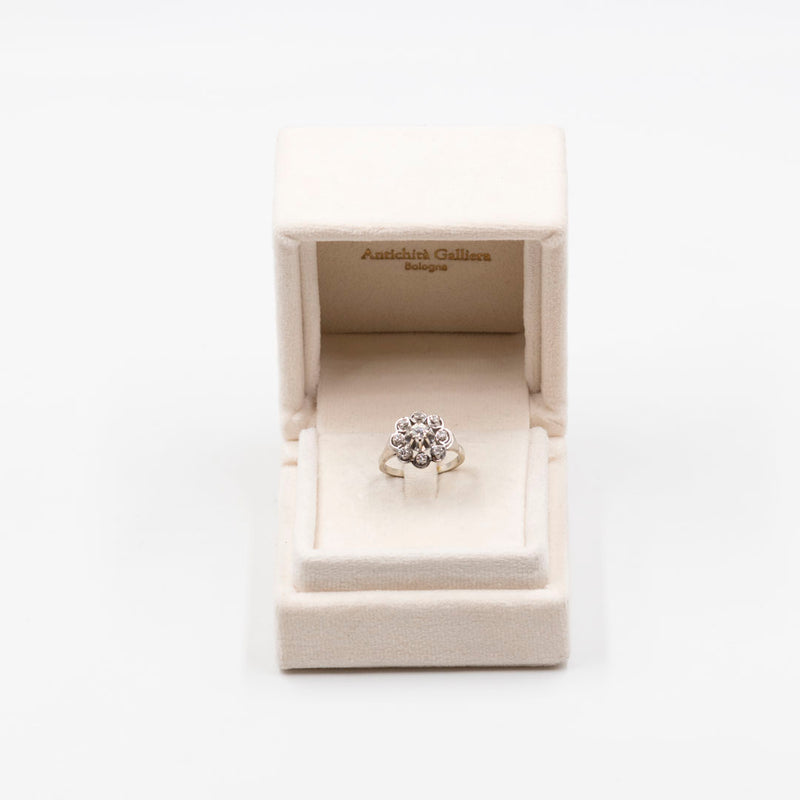 Anello vintage in oro bianco 18k con diamanti (0,28). Anni '60