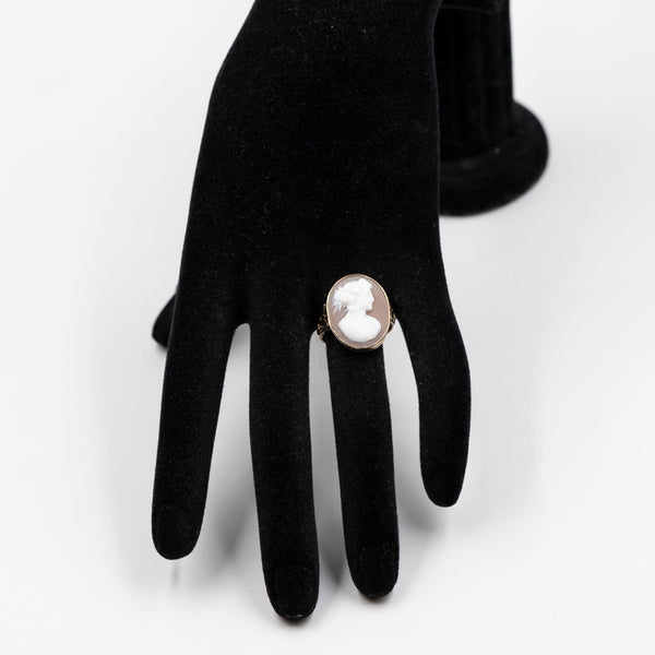 Anello vintage in oro giallo 9K con cammeo su conchiglia, anni '50