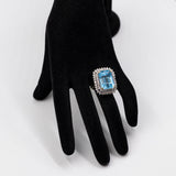 Anello vintage da cocktail in oro giallo e bianco 18k con topazio azzurro (20ct) e diamanti (1,70ctw), anni '70
